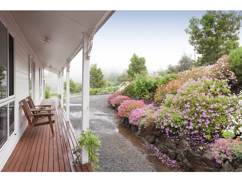 6 Don Phillip Court, Gembrook VIC 3783