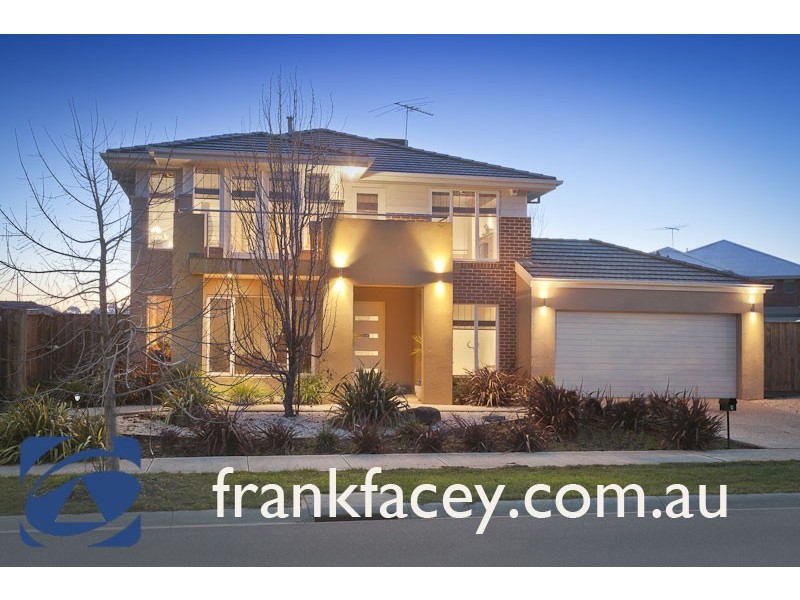 4 Reidel Avenue, Pakenham VIC 3810