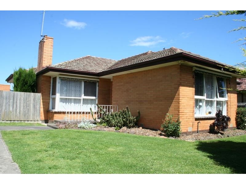 6 Savage Street, Pakenham VIC 3810