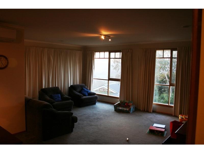 53 Highland Drive, Pakenham VIC 3810