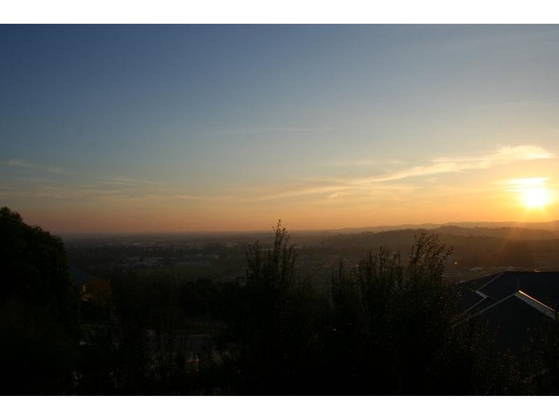 53 Highland Drive, Pakenham VIC 3810