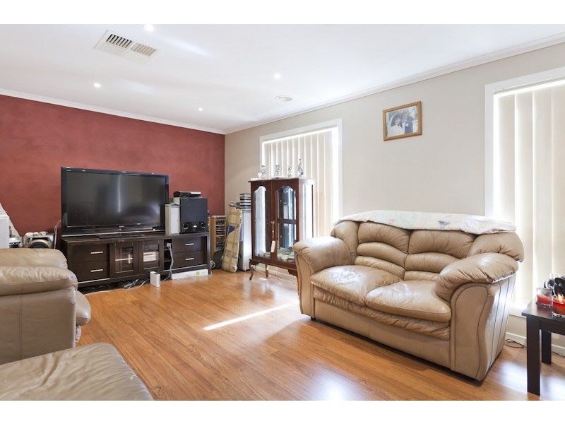 17 Orchard Valley Avenue, Pakenham VIC 3810