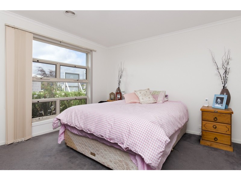 17 Orchard Valley Avenue, Pakenham VIC 3810