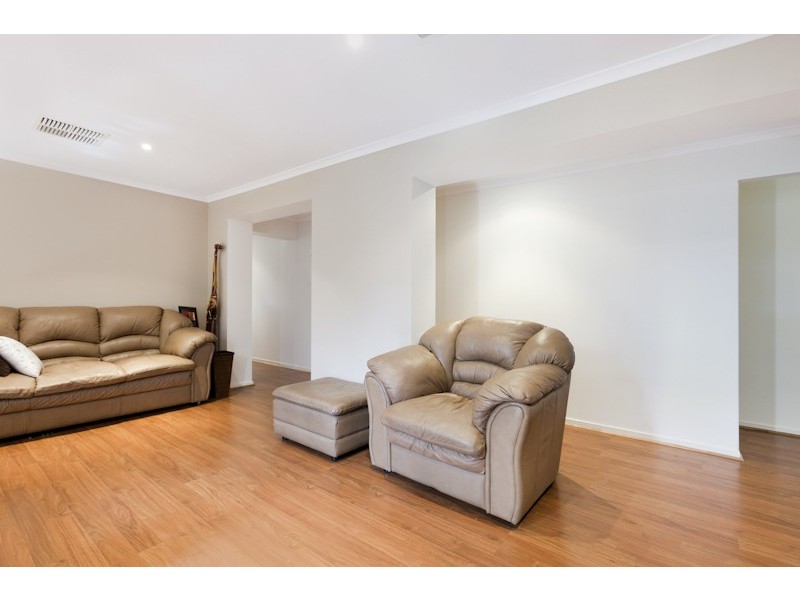 17 Orchard Valley Avenue, Pakenham VIC 3810