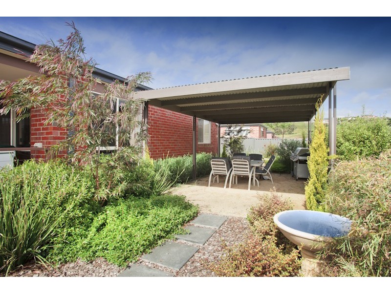 17 Orchard Valley Avenue, Pakenham VIC 3810