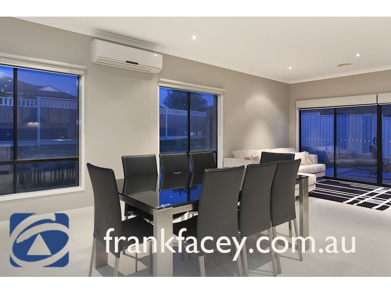 11 Ben Cairn Mews, Pakenham VIC 3810