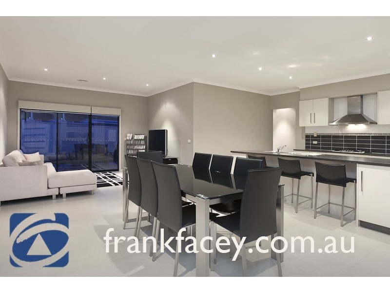 11 Ben Cairn Mews, Pakenham VIC 3810