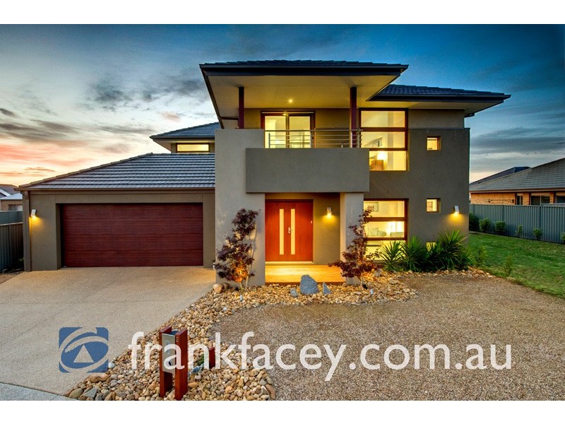 2 Heron Close, Pakenham VIC 3810