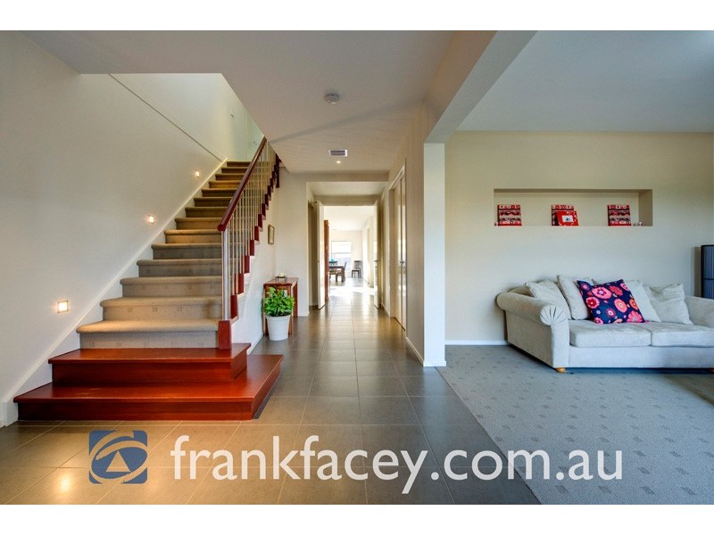 2 Heron Close, Pakenham VIC 3810