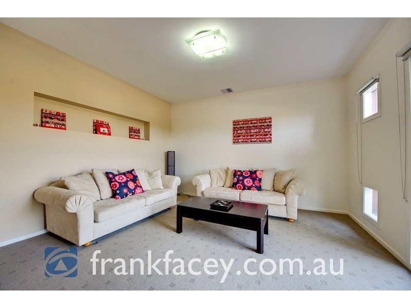 2 Heron Close, Pakenham VIC 3810