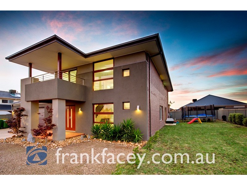 2 Heron Close, Pakenham VIC 3810