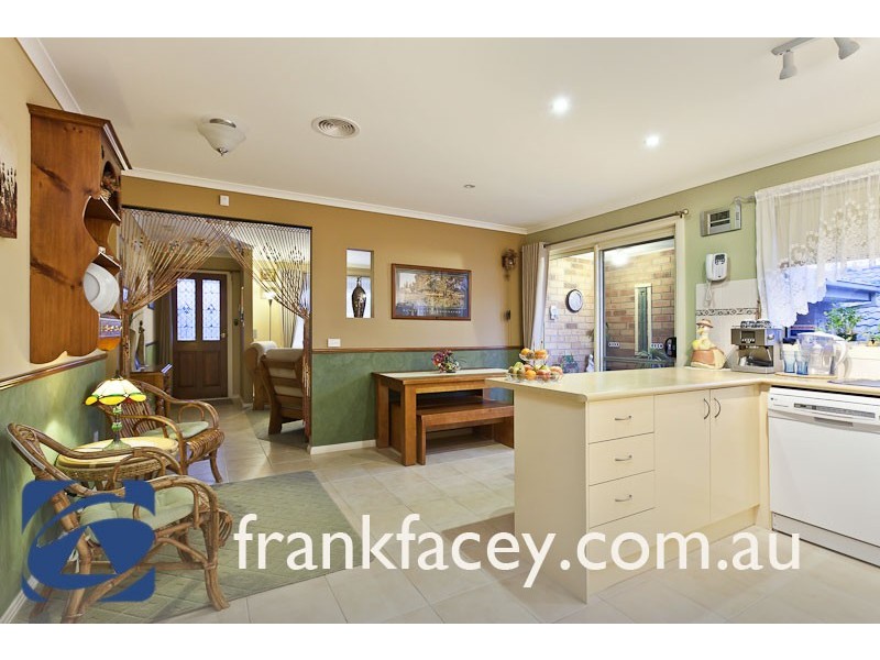 13 Kathryn Close, Pakenham VIC 3810