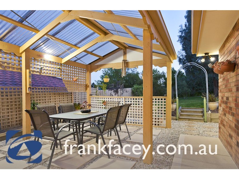 13 Kathryn Close, Pakenham VIC 3810