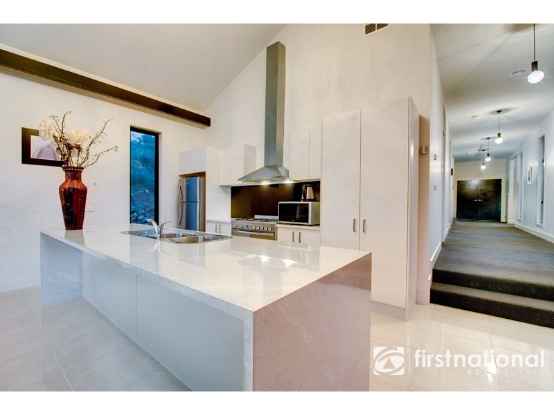 45 Highland Drive, Pakenham VIC 3810