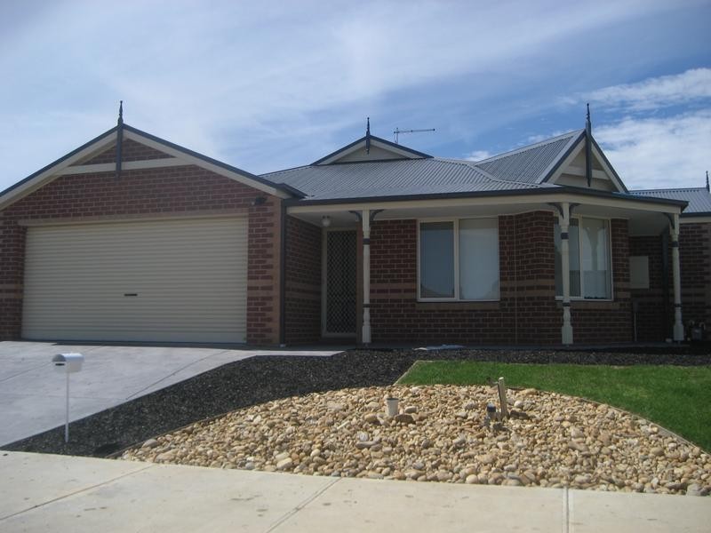 13 Windermere Boulevard, Pakenham VIC 3810