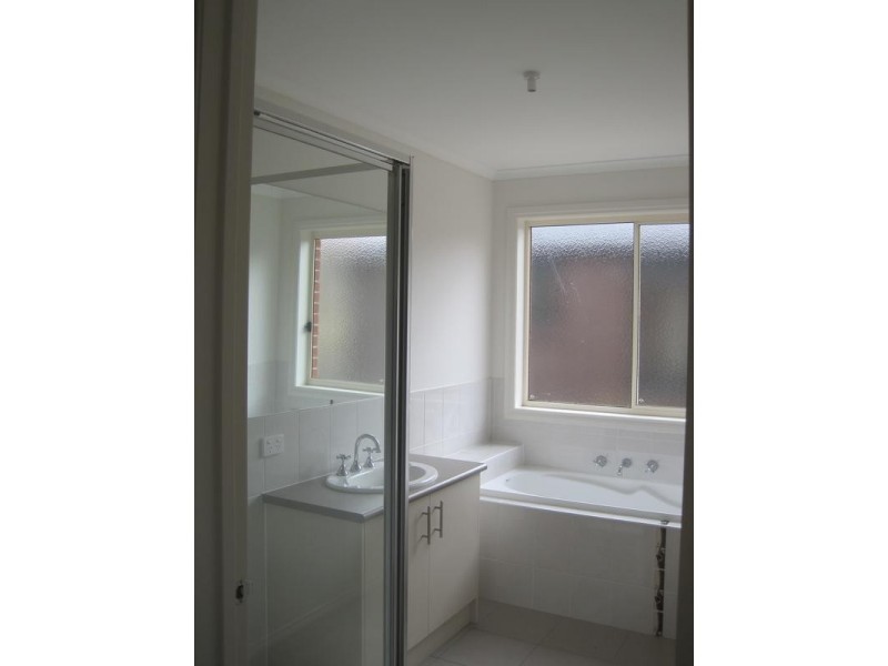 13 Windermere Boulevard, Pakenham VIC 3810