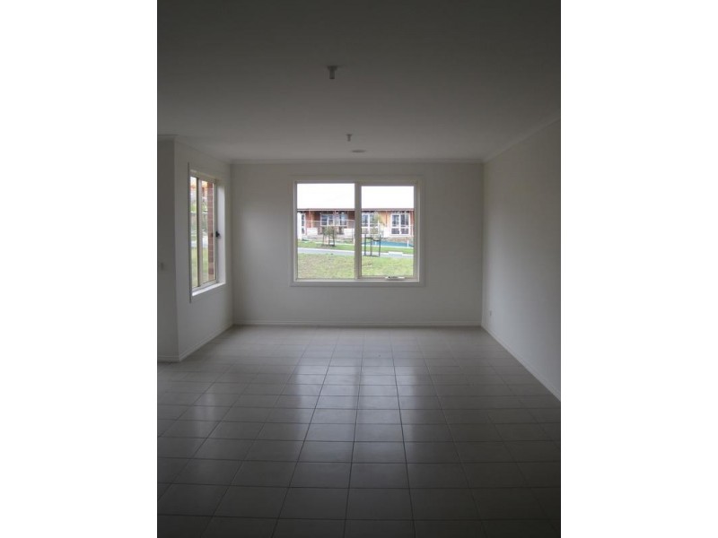 13 Windermere Boulevard, Pakenham VIC 3810