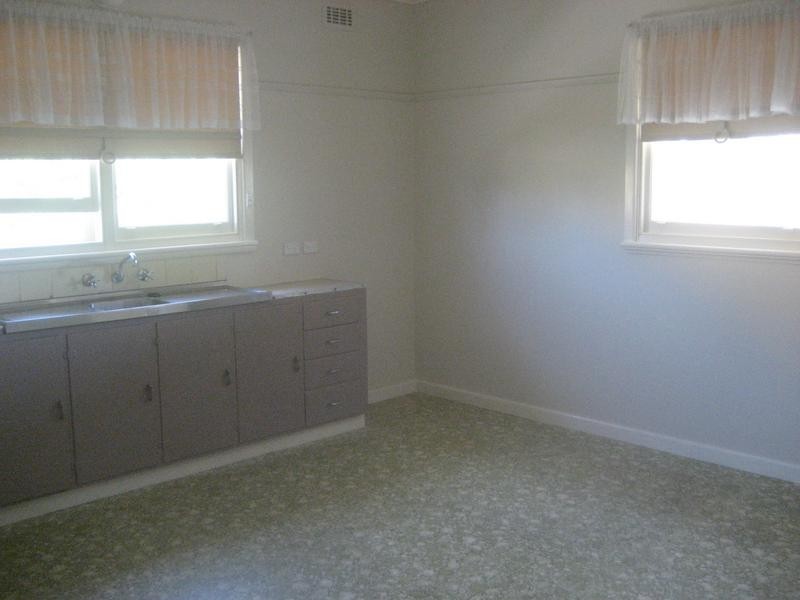 4 Henty Street, Pakenham VIC 3810