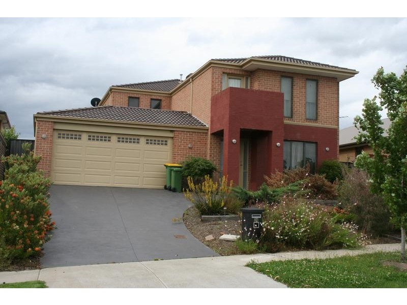 26 Lucerne Circuit, Pakenham VIC 3810