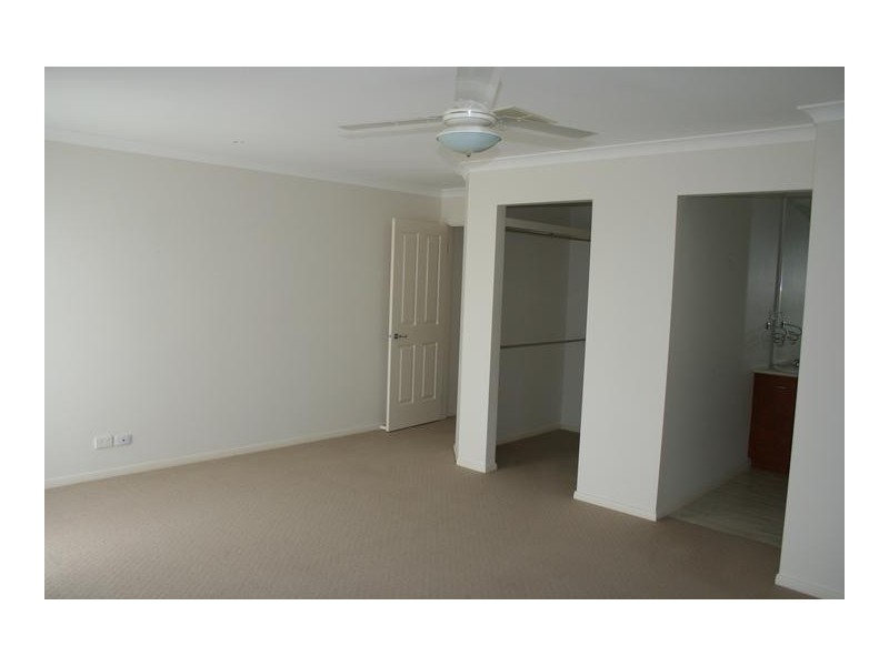 26 Lucerne Circuit, Pakenham VIC 3810