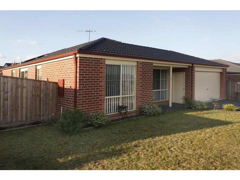 6 Tipperary Circuit, Pakenham VIC 3810