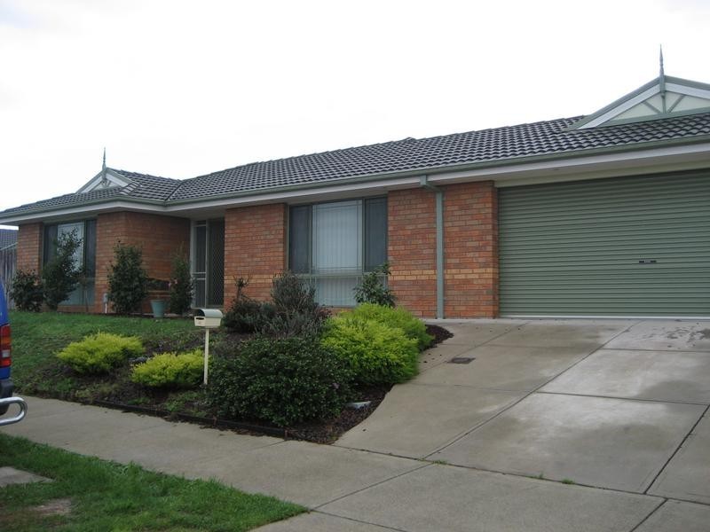 23 Hartsmere Drive, Berwick VIC 3806