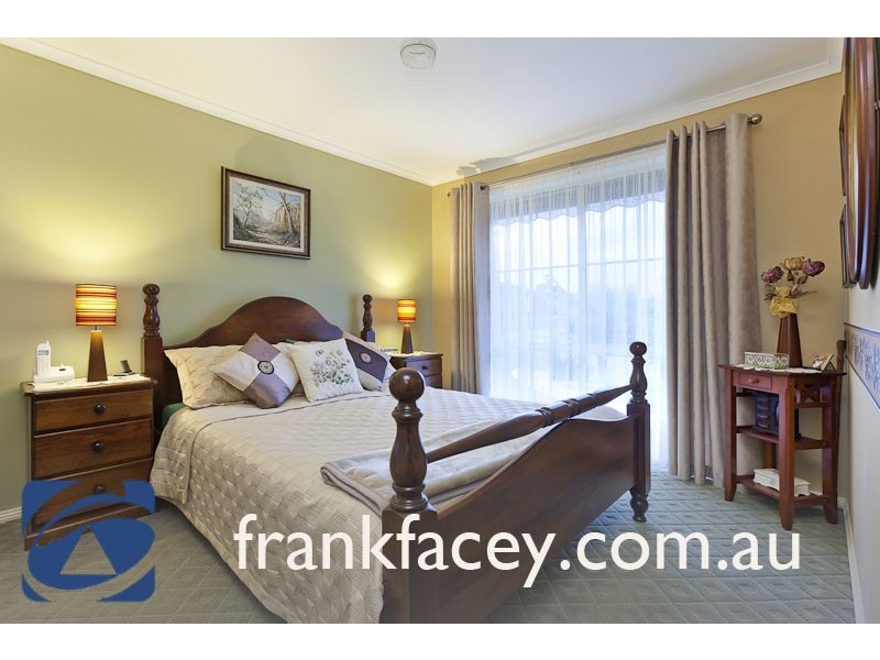 13 Kathryn Close, Pakenham VIC 3810