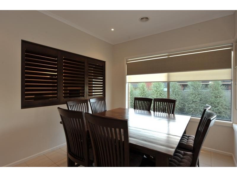 14 Macquarie Circuit, Pakenham VIC 3810