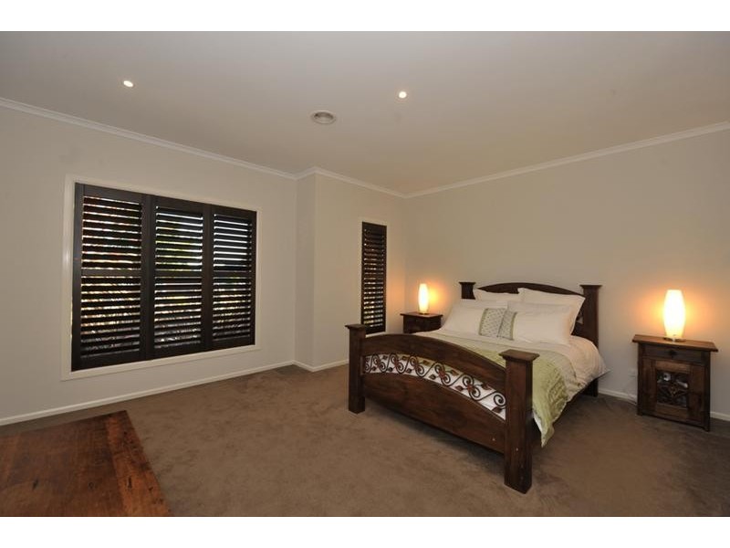 14 Macquarie Circuit, Pakenham VIC 3810