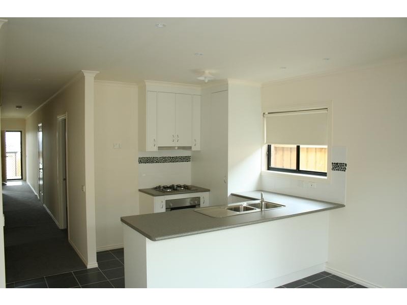 22/103 Army Rd, Pakenham VIC 3810