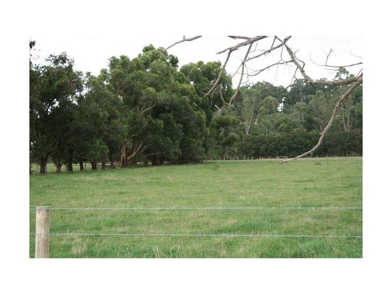 240 Ellis Road, Tonimbuk VIC 3815