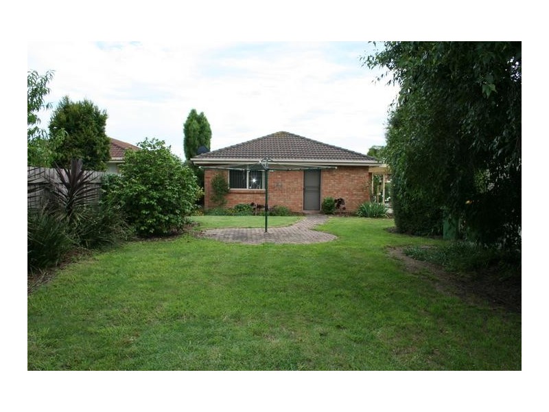 5 Martingale Place, Pakenham VIC 3810