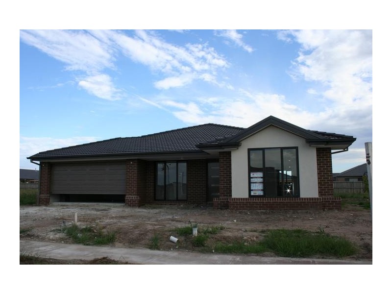23 Vanessa Circuit, Pakenham VIC 3810