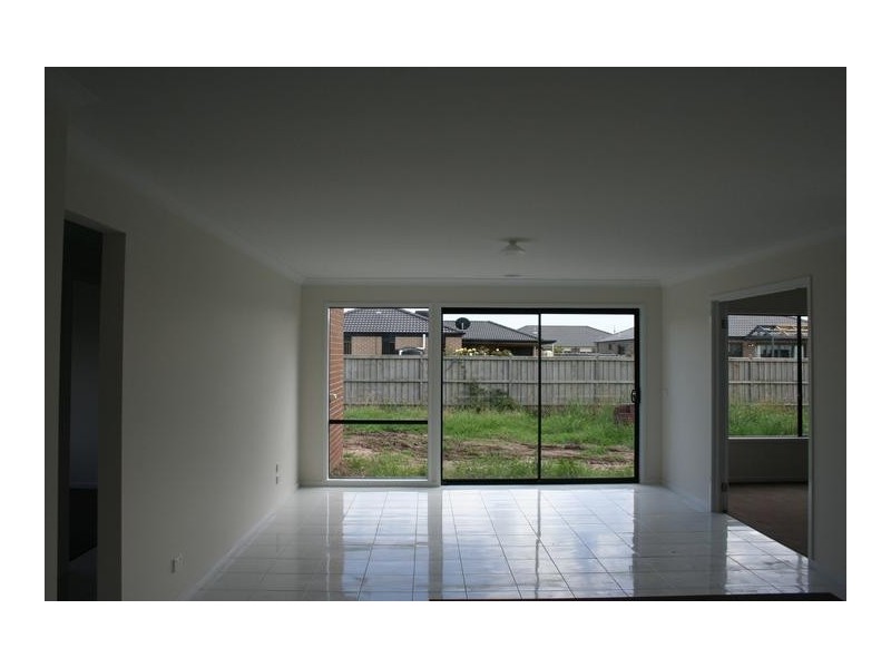 23 Vanessa Circuit, Pakenham VIC 3810