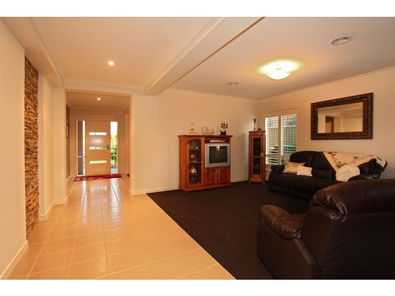 22 Kilburn Place, Pakenham VIC 3810