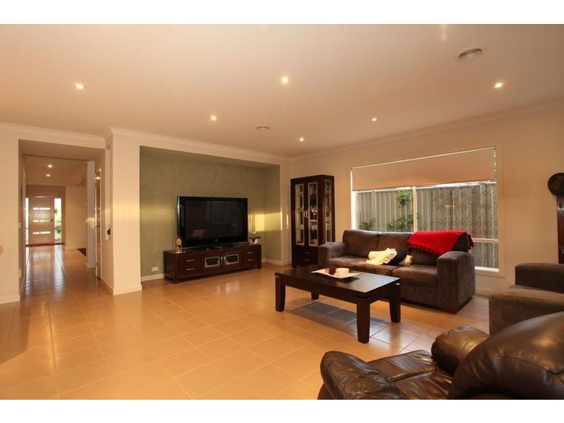 22 Kilburn Place, Pakenham VIC 3810