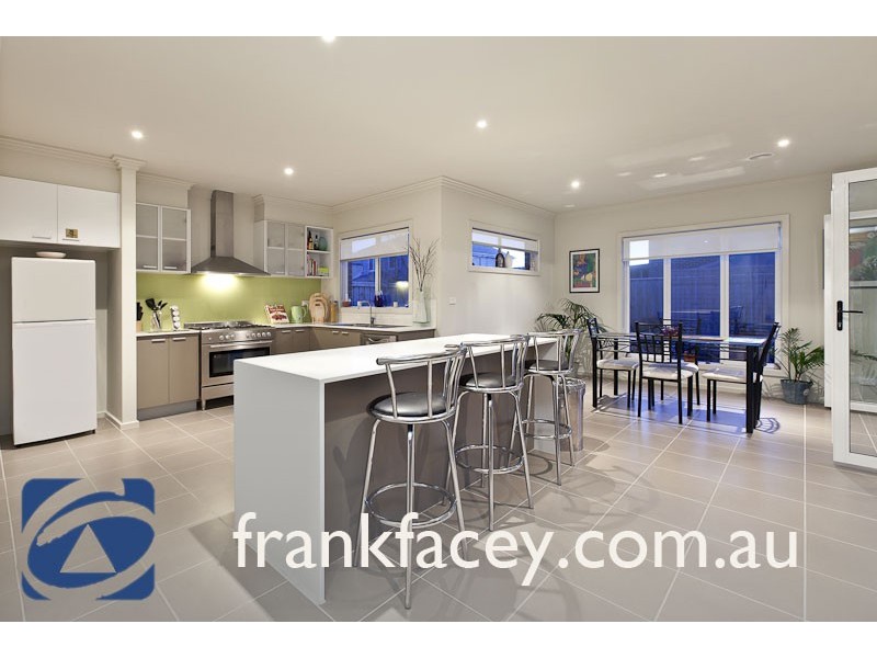 4 Reidel Avenue, Pakenham VIC 3810