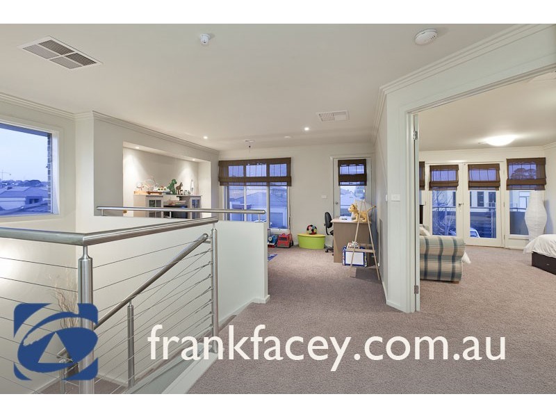 4 Reidel Avenue, Pakenham VIC 3810