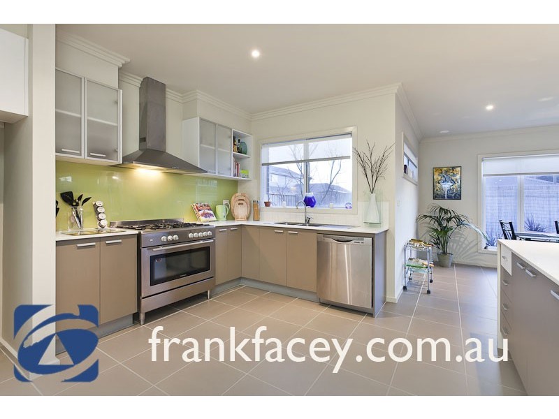 4 Reidel Avenue, Pakenham VIC 3810