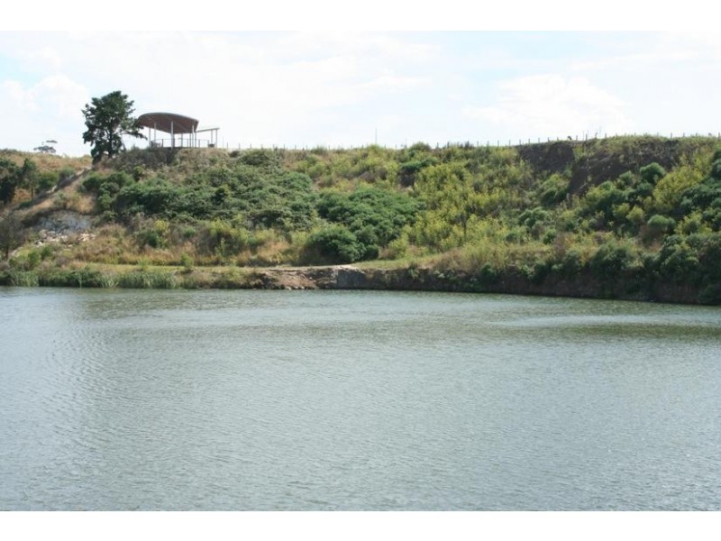 6 Superior Waters, Pakenham VIC 3810