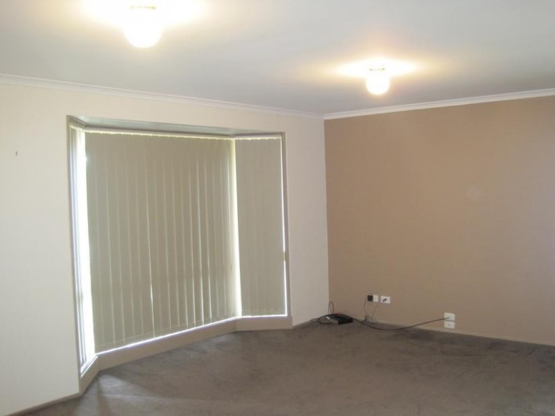 5 Martingale Place, Pakenham VIC 3810