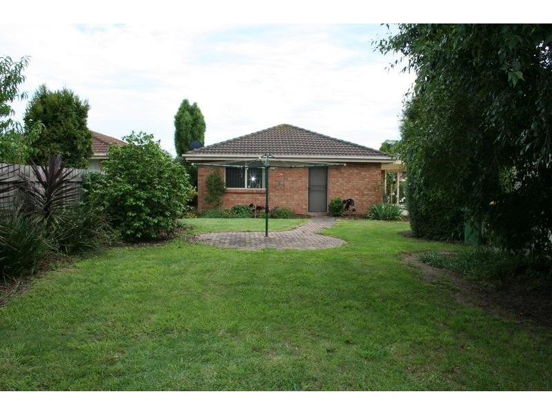 5 Martingale Place, Pakenham VIC 3810