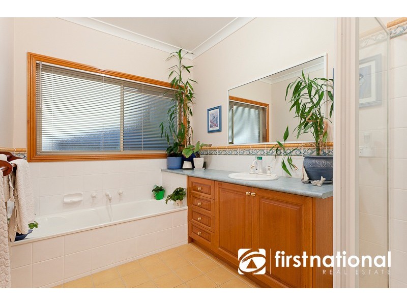 24 Baltaser Drive, Pakenham VIC 3810