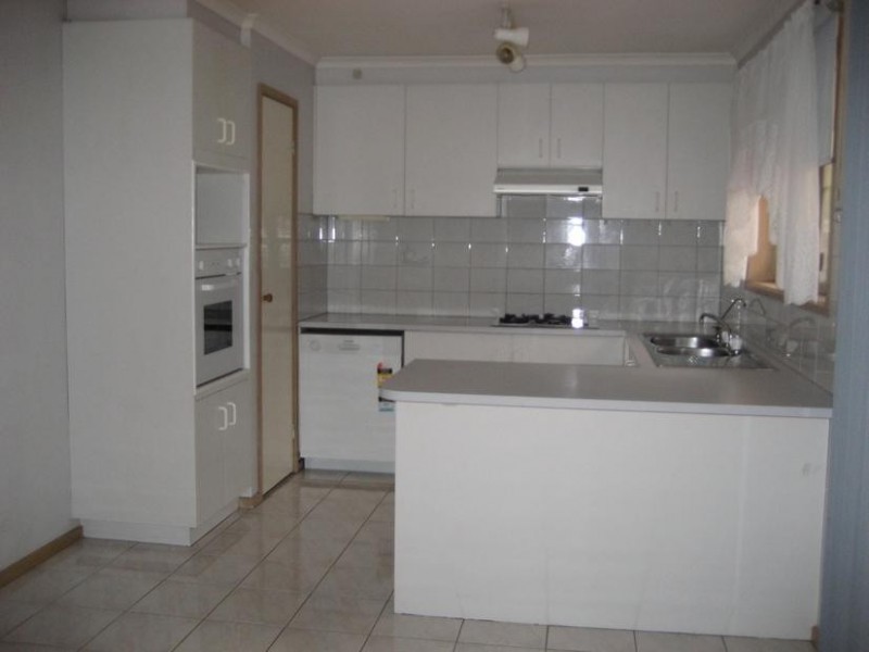 40 Bluegrass Crescent, Pakenham VIC 3810