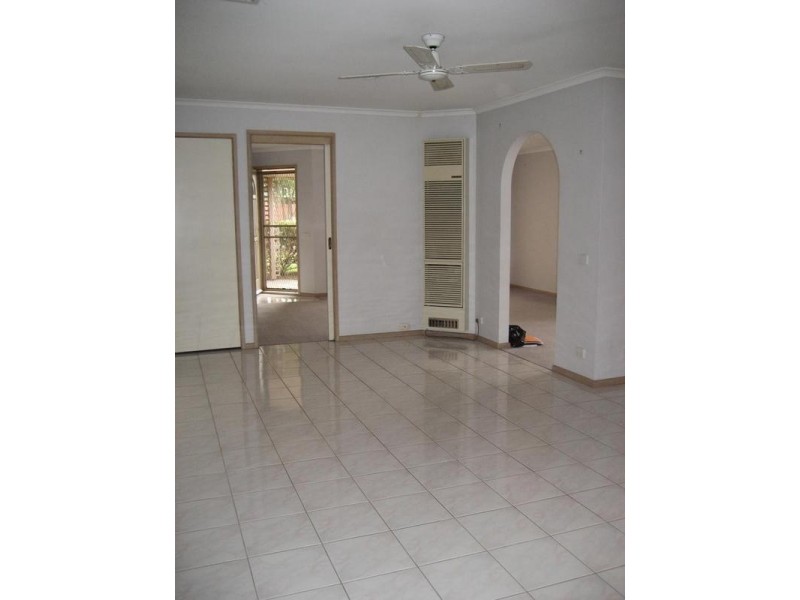 40 Bluegrass Crescent, Pakenham VIC 3810