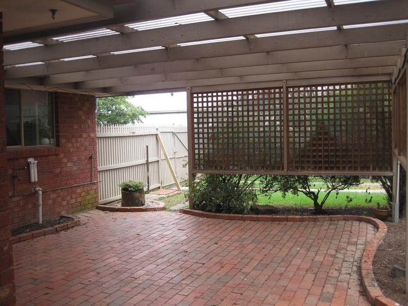 40 Bluegrass Crescent, Pakenham VIC 3810