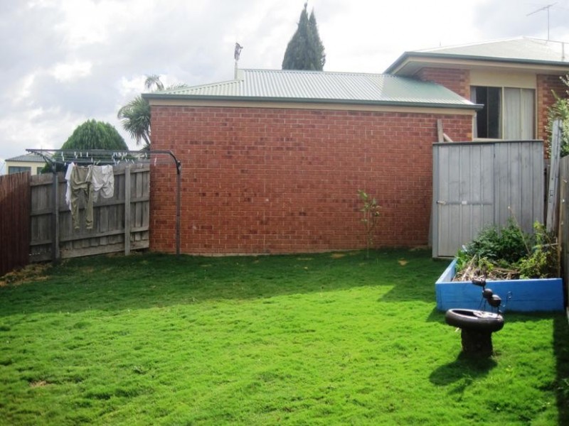 6 Taree Close, Pakenham VIC 3810