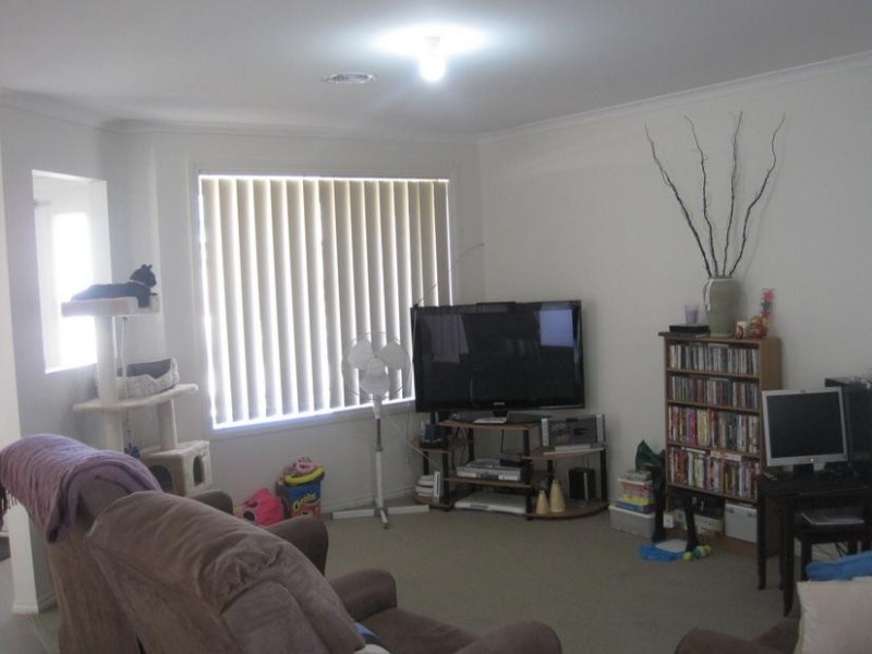 32 Pomegranate Way, Pakenham VIC 3810