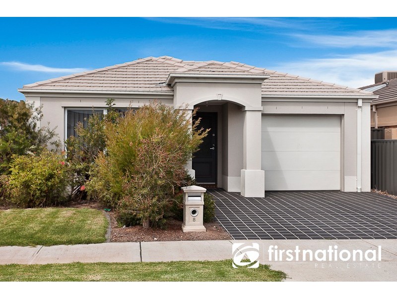 8 Persimmon Lane, Pakenham VIC 3810