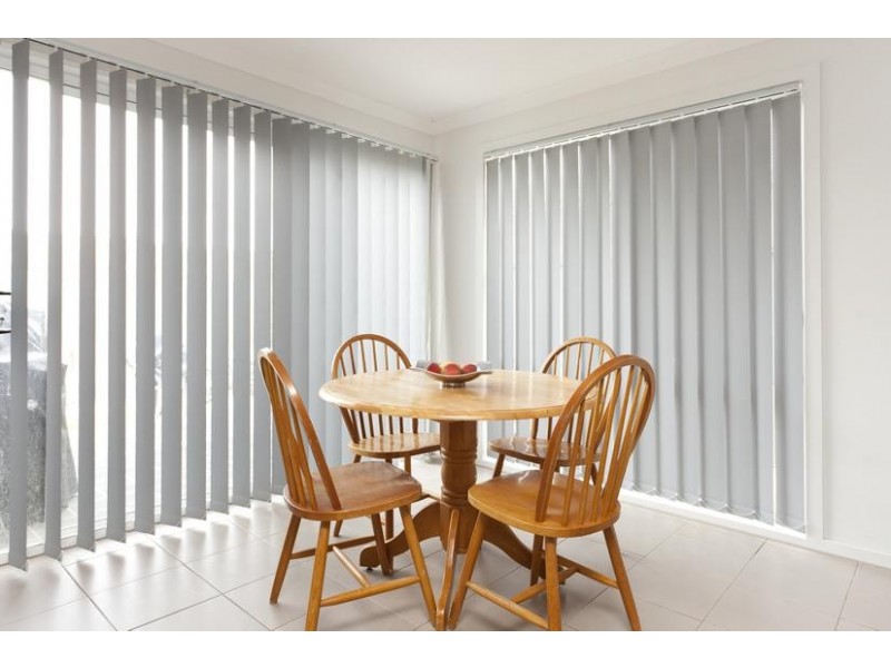 8 Persimmon Lane, Pakenham VIC 3810